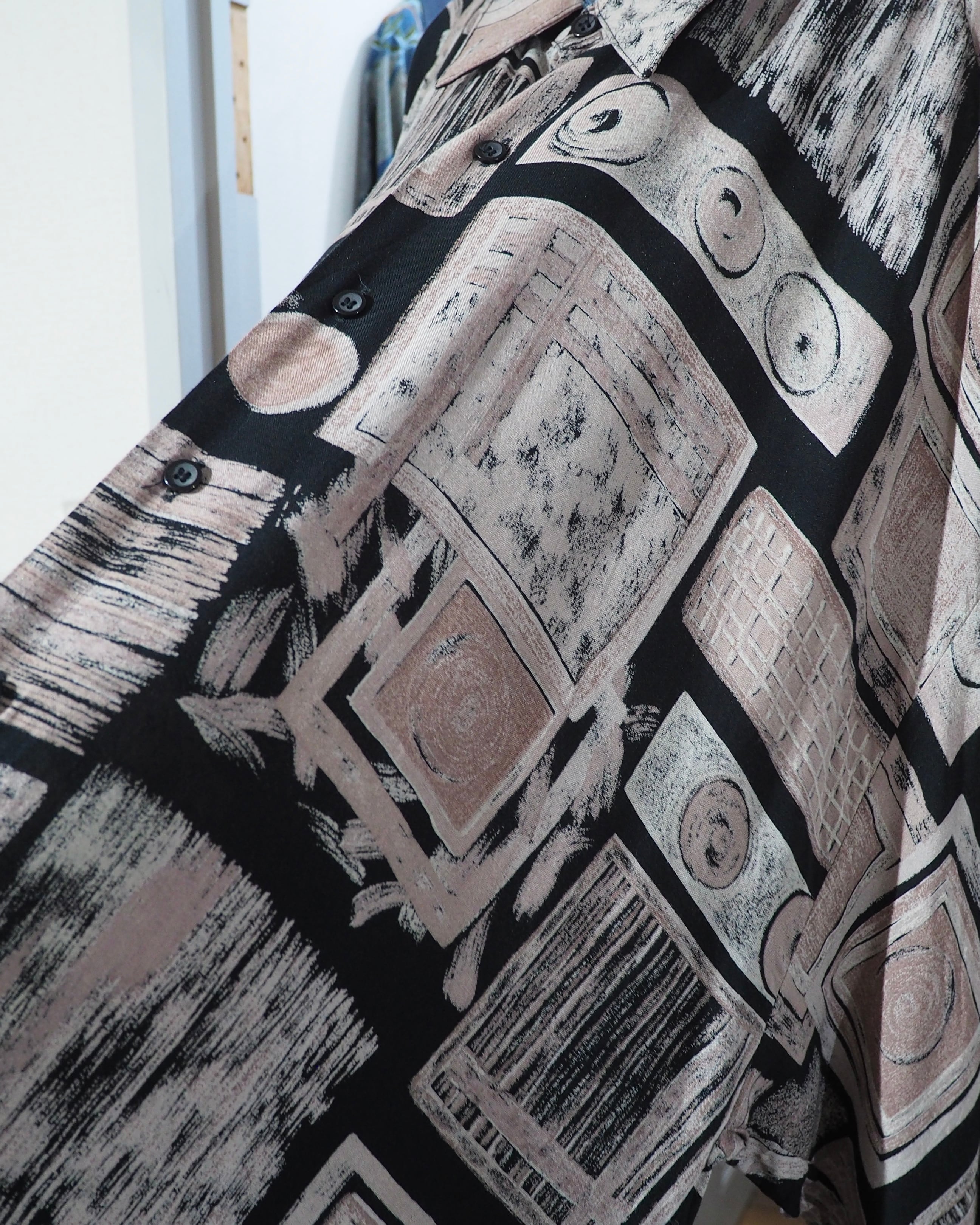 1980 - 90s " Made in USA " Black mode Chaos pattern vintage Drape loose Rayon shirt