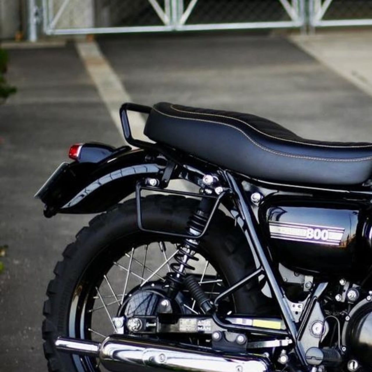 W800 MEGURO K3 フォークエンブレム　オリジナル W800 メグロK3 フォークエンブレム ステーセット