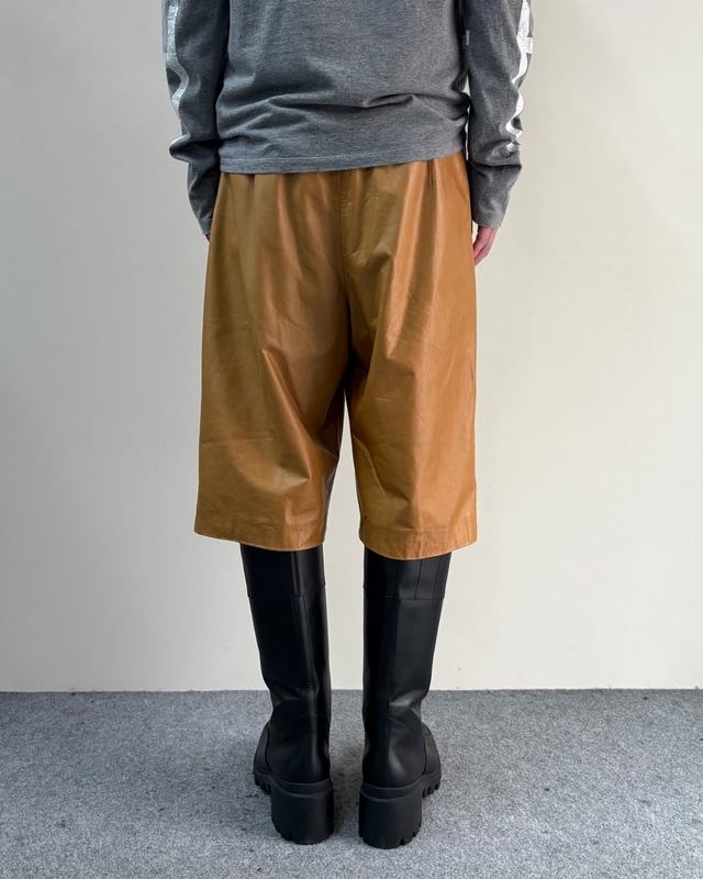 【DRIES VAN NOTEN】Tucked leather shorts