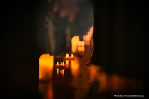 Candlelight / 灯火