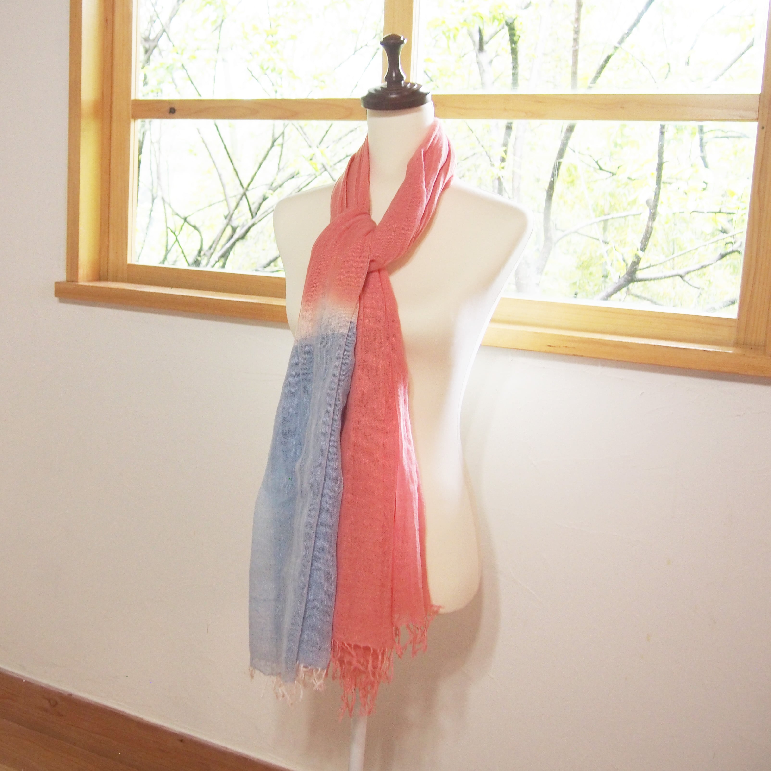 サックスブルー×インド茜染め」草木染めのかや織りストール | 染めもの