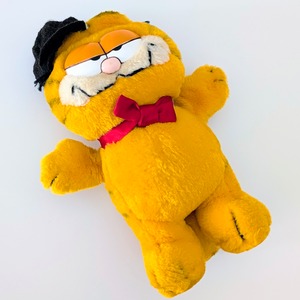 ☆ VINTAGE 1980年代初期 ☆【 Garfield ( ガーフィールド ) 】『 ガーフィールド キャスケット&蝶ネクタイ』ぬいぐるみ / プラッシュ / plush / 1980年代年製 〚アメリカン雑貨 アメトイ〛