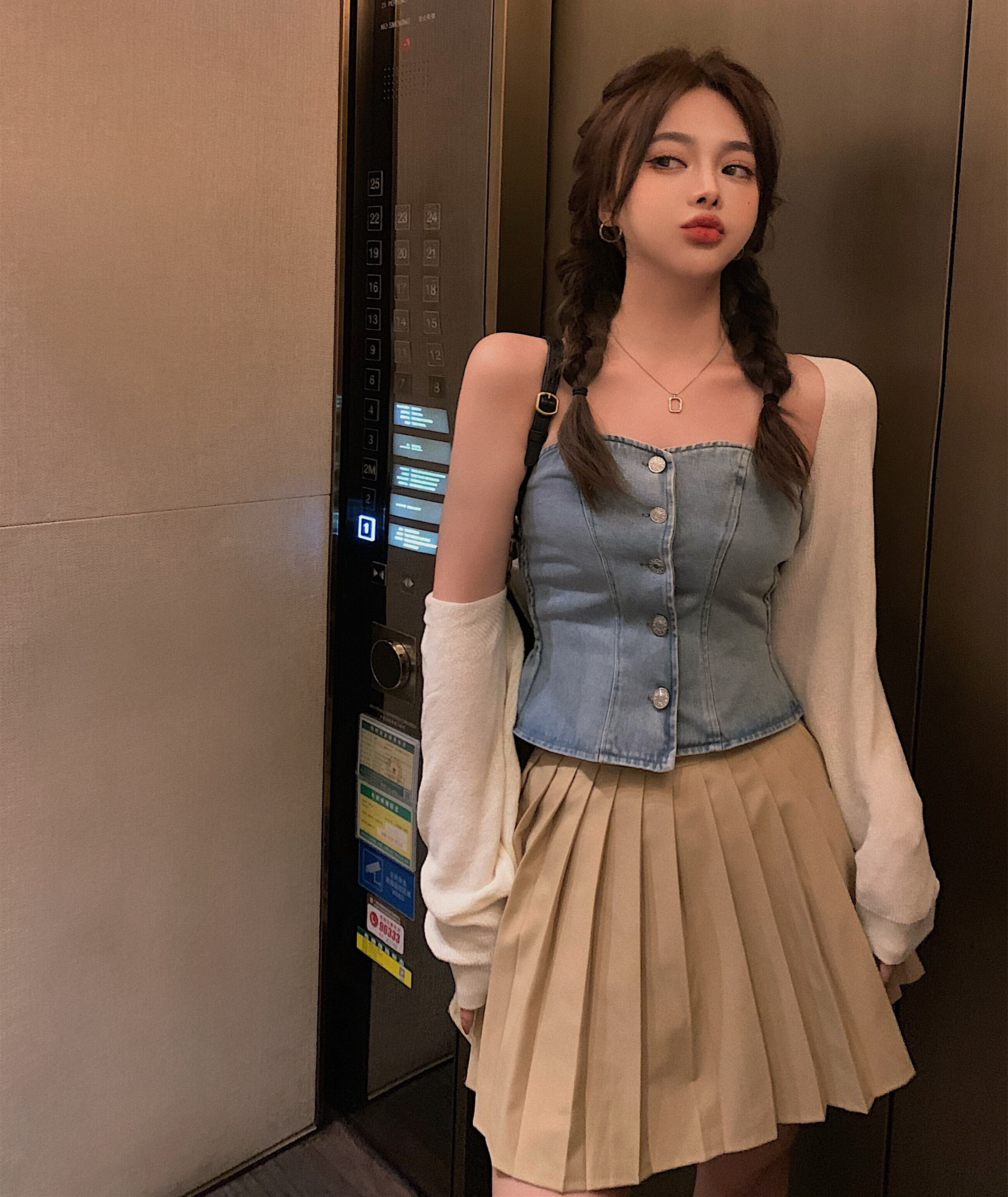 トップス サマーショート薄手ストラップレスブラ 夏物 ピュア ブラックストロベリース98158637138