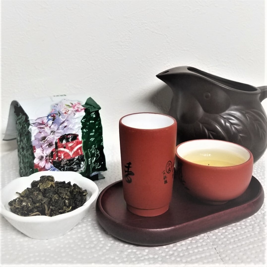 高級　台湾　高山茶　ギフトボックス入り　烏龍茶 高級台湾高山茶ギフトボックス入り烏龍茶