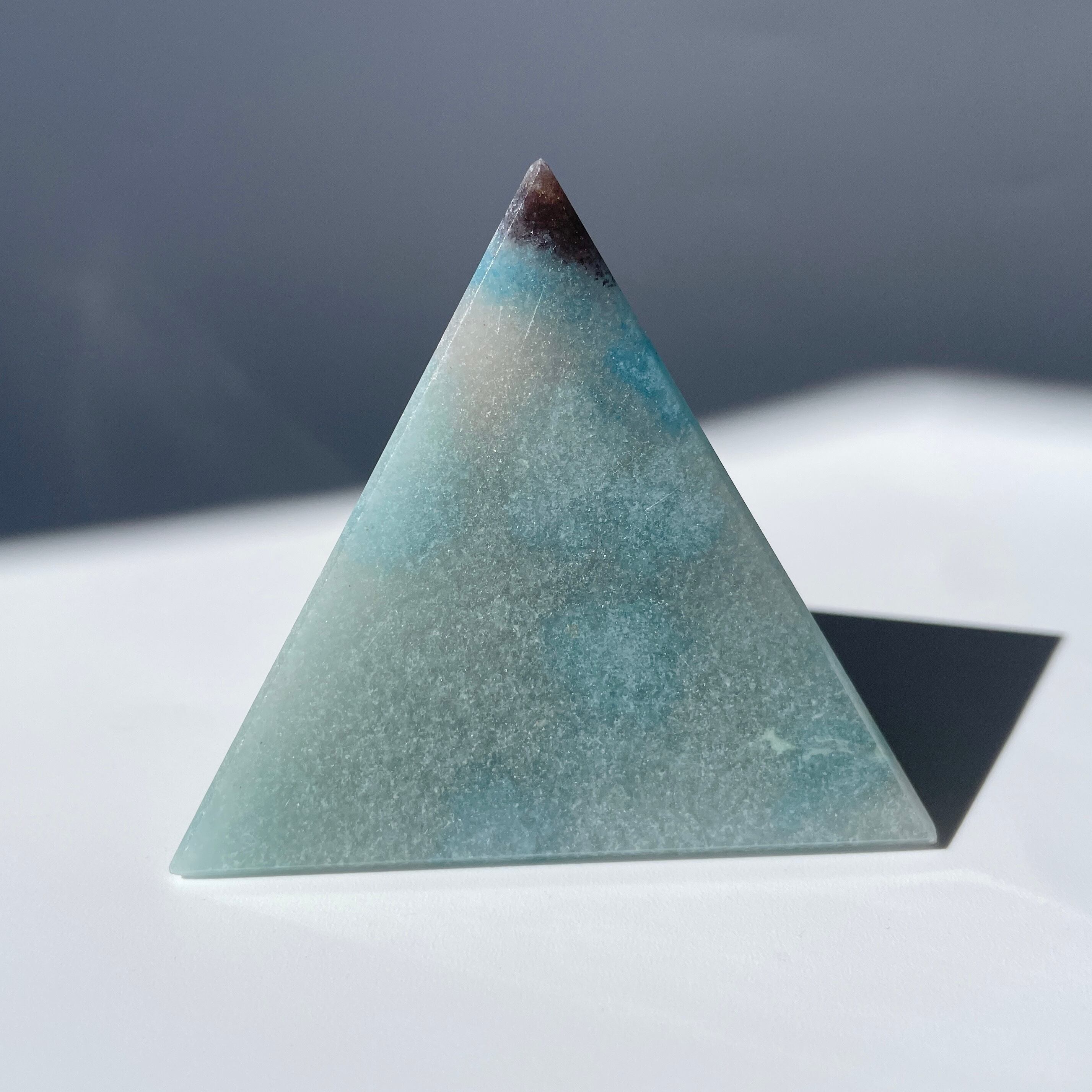 トロレアイト　ピラミッド　天然石 b1b08c6301cf03188def151880757d