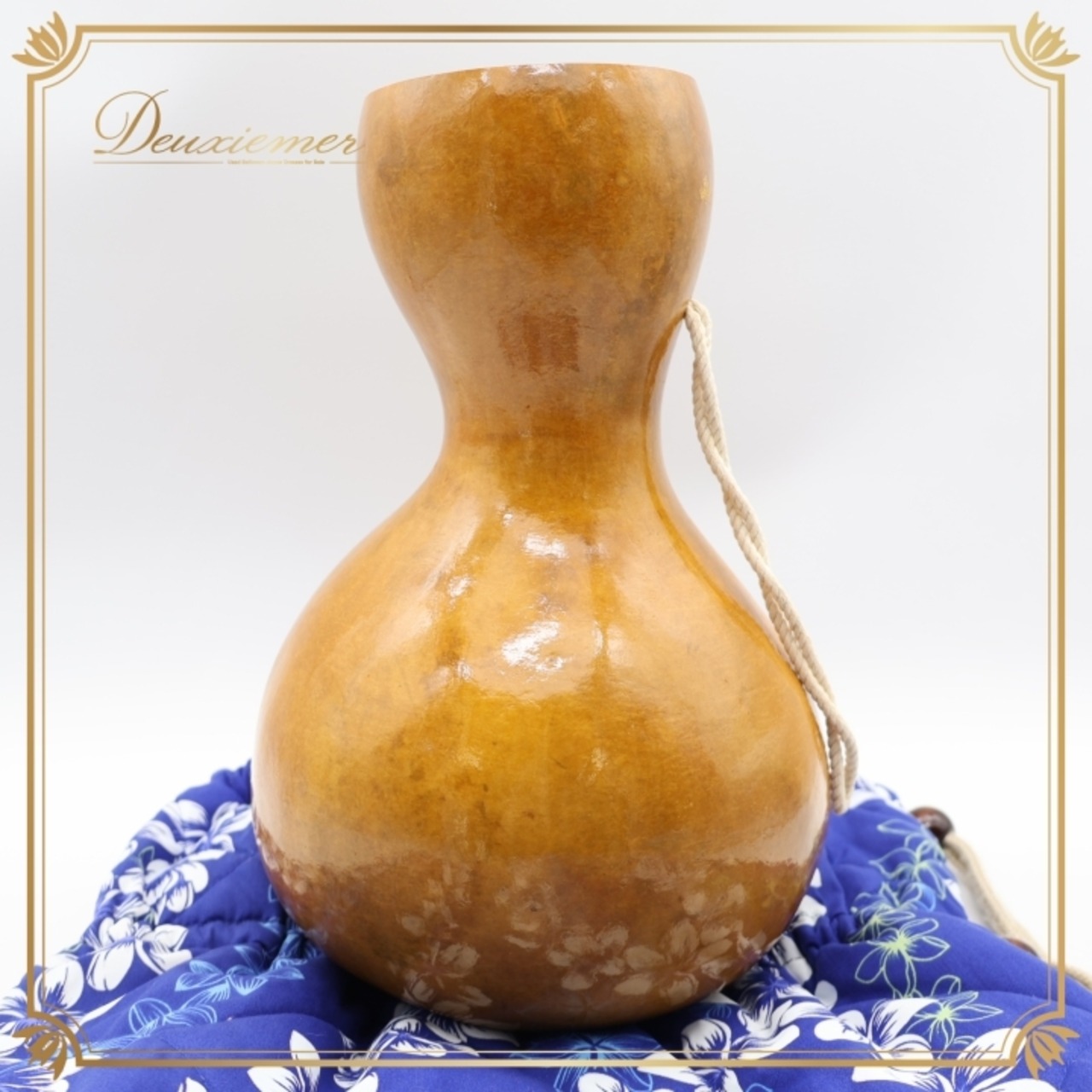 フラダンス イプ ひょうたん ブラウン系 楽器 小物 小道具 茶 艶 光沢 ケース セット 紐 タヒチアン レッスン 練習 ダンス小物 舞台 ステージ イベント 音楽 ハワイアン アロハ 花 プルメリア柄 青 白 ブルー系 ホワイト系