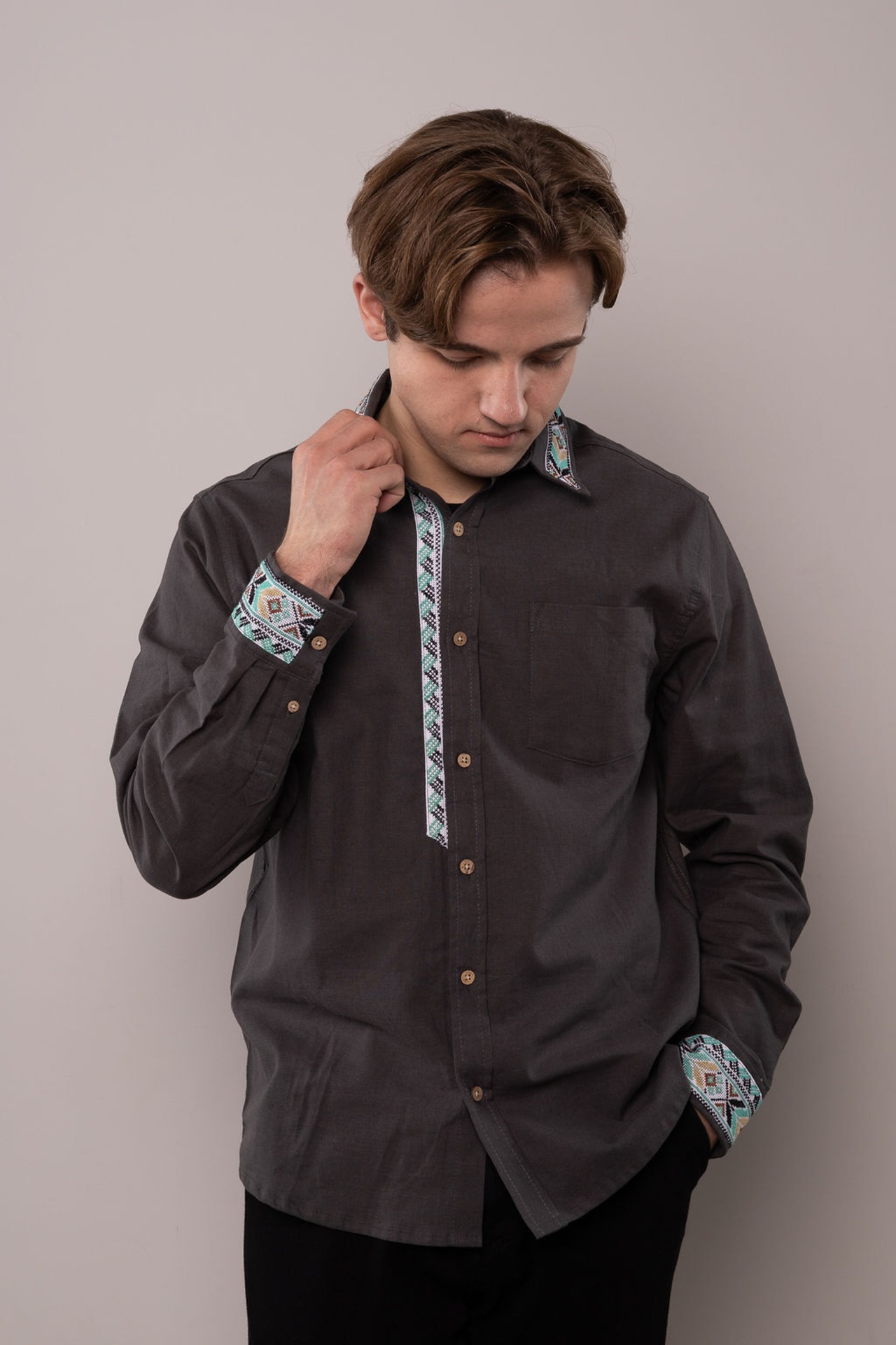 ウクライナ刺繍ヴィシヴァンカ　クロスステッチ手刺繍　M-Lサイズ　メンズ - 12