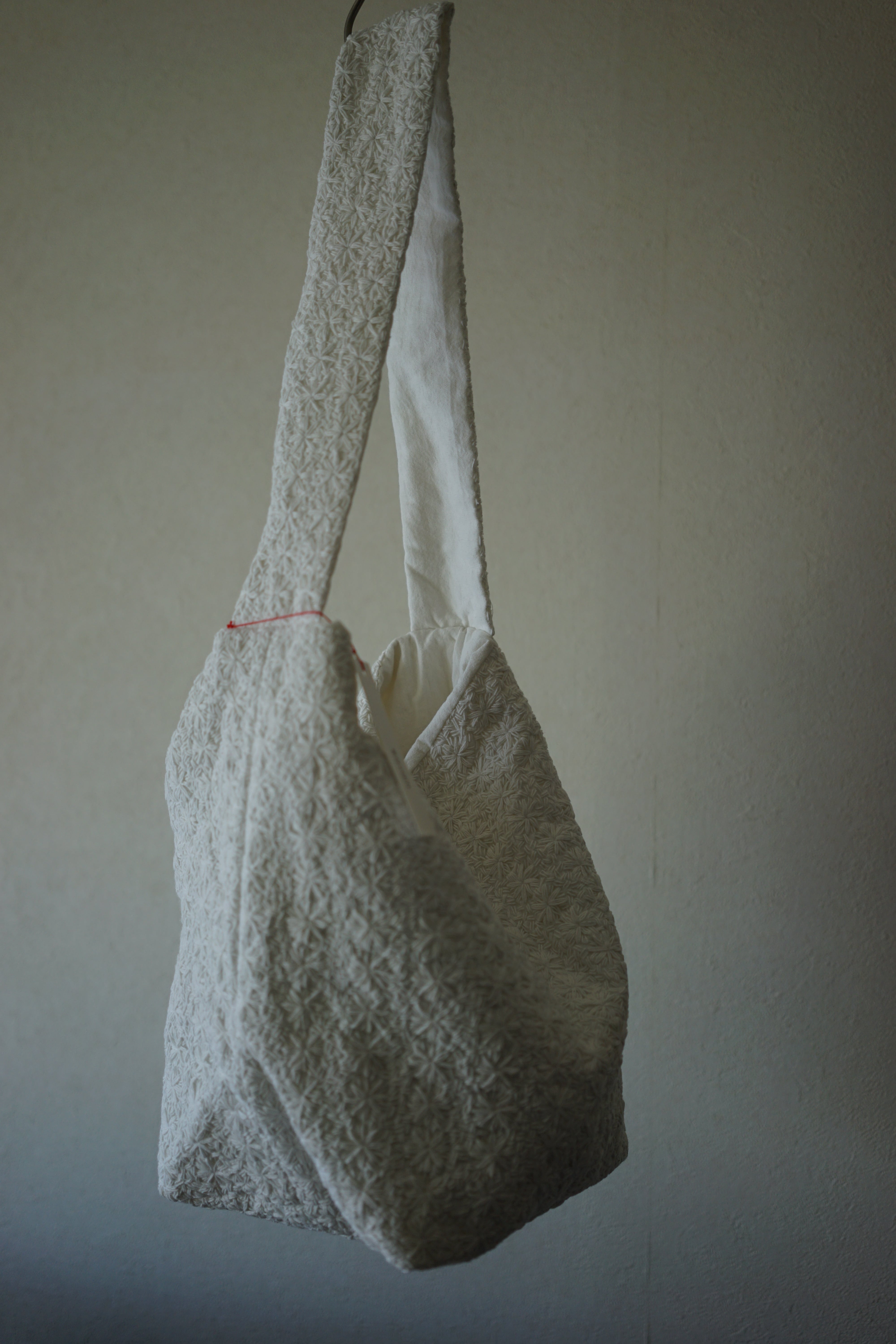 美品♡eavam 刺繍バック ワンショルダー 白