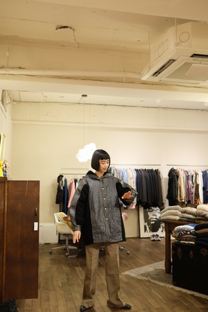 Roberta di comerino レーザーニットコート