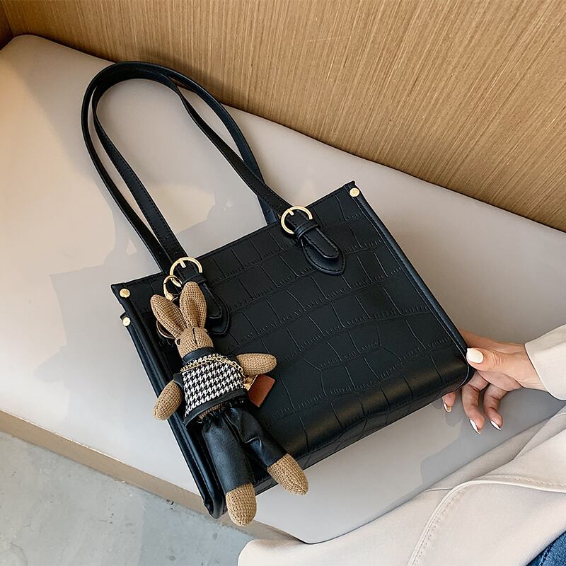 秋冬ネットレッドエンベロープ女性2020新しい流行のファッションオールマッチシングルショルダーメッセンジャーバッグシンプルな質感ポータブル小さな正方形のバッグ Tiancai_Wing_Bag54882639833