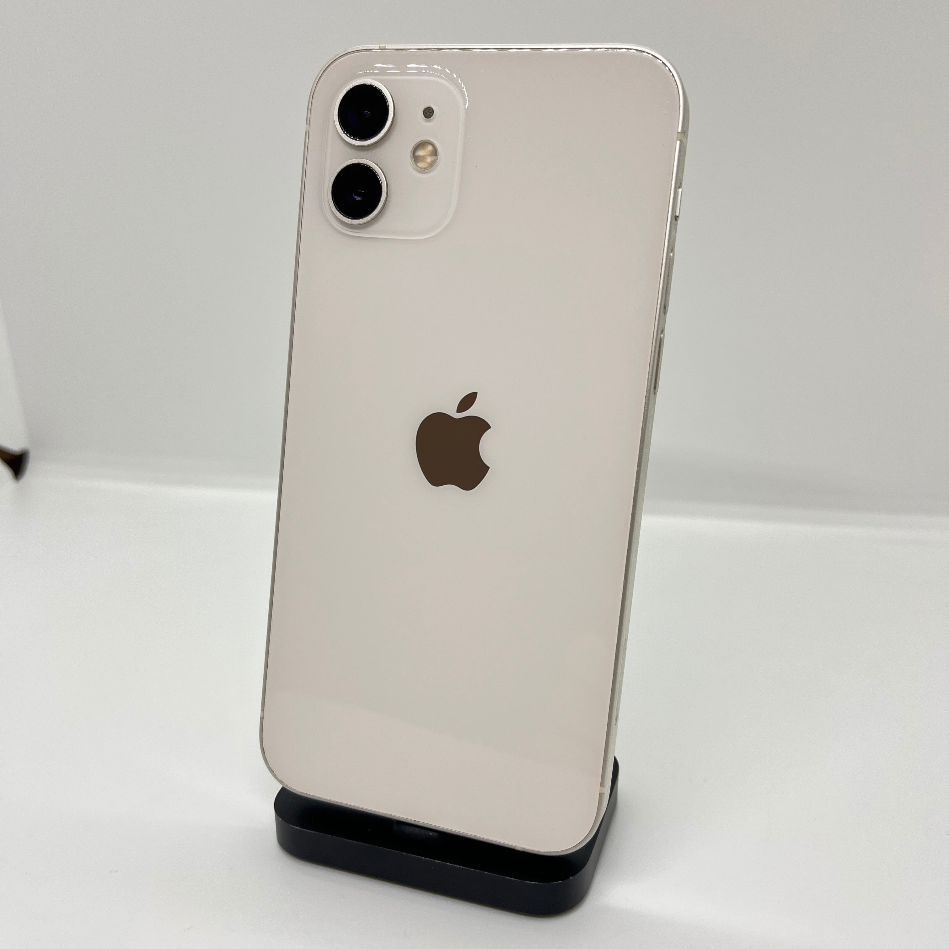 バッテリー新品】iPhoneSE2 64GB レッド【SIMロック解除済み】 | リノスマ