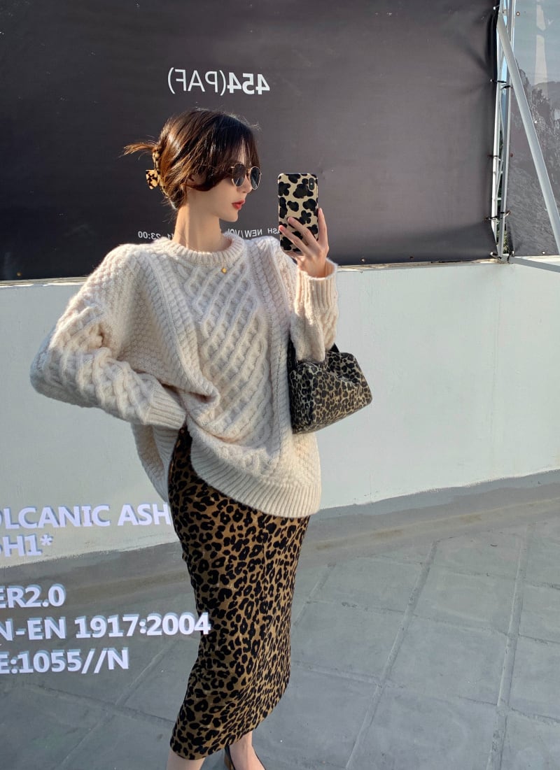 セーター レディースウィンタールーズスタンダードニットスタイルラウンドネックプルオーバー トップス レトロ 冬物 Oネック ブラックストロベリース61713488799