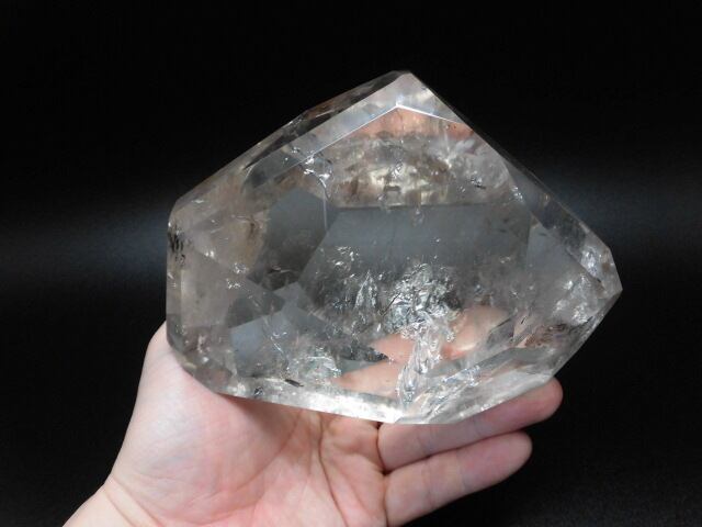 ずっしり約1.6kg 【送料無料】【高品質】ブラジル産多面カット水晶