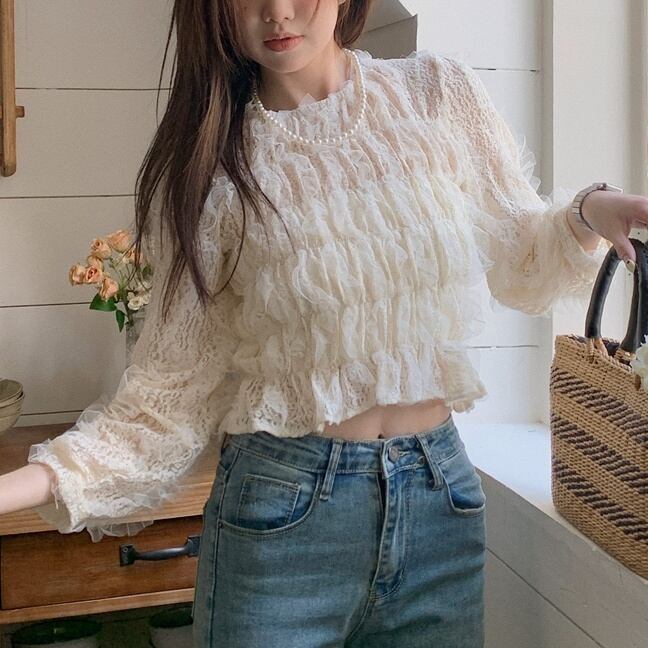 トップス レディース ブラウス フリーサイズ アプリコット シャツ 長袖 クルーネック パフスリーブ ティアード チュール シアー 透け感 レース 華やか クロップド丈 ショート丈 スタイルアップ シンプル きれいめ フェミニン キュート ガーリー 上品 大人可愛い おしゃれ 普段使い イベント デート お出かけ 女子会 休日 旅行 通勤 オフィス パーティー お呼ばれ セレモニー 着まわし ファッション コーデ スタイル モテ 存在感 こなれ感 韓国系 送料無料 春 秋 10代 20代 30代 40代