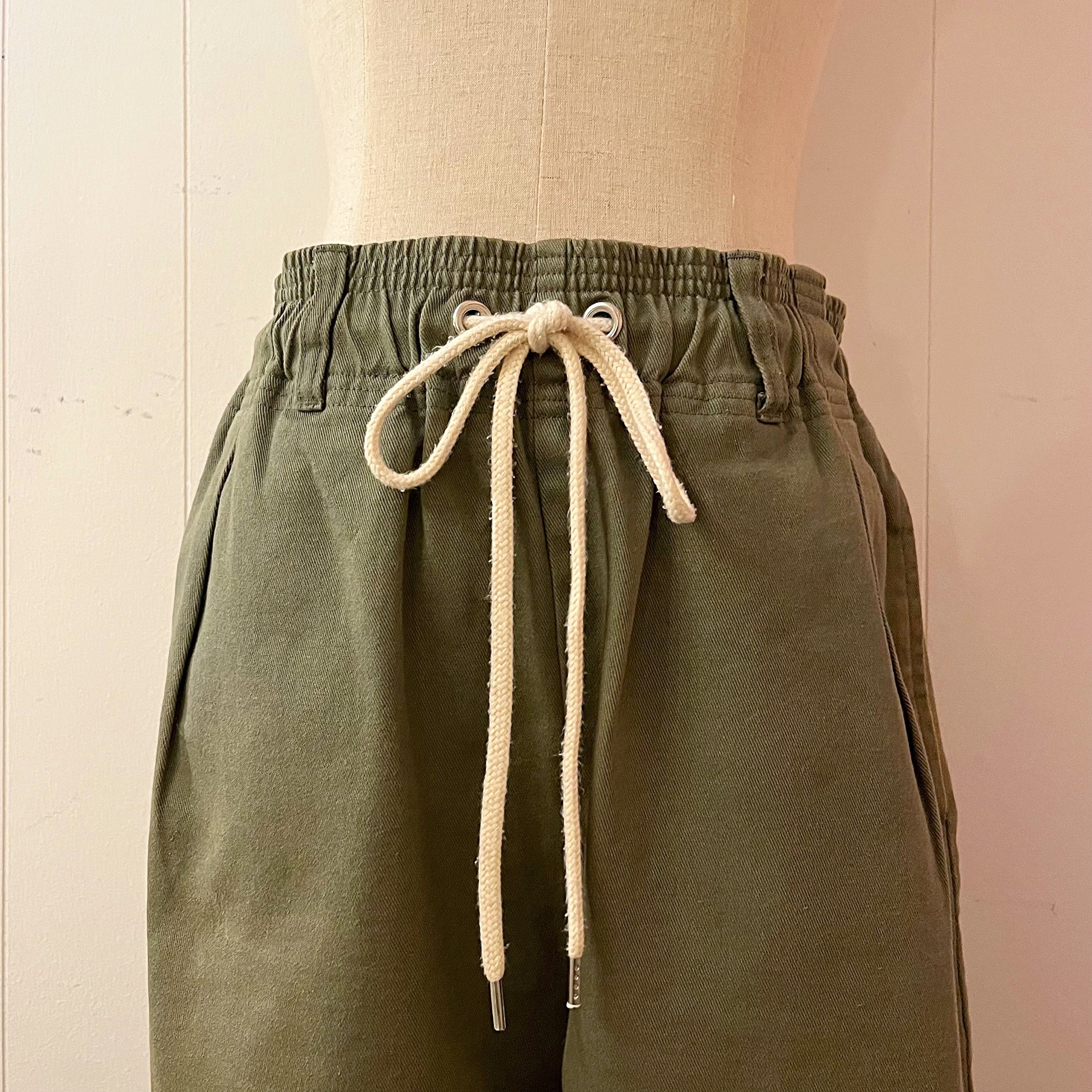 khaki string tapered pants