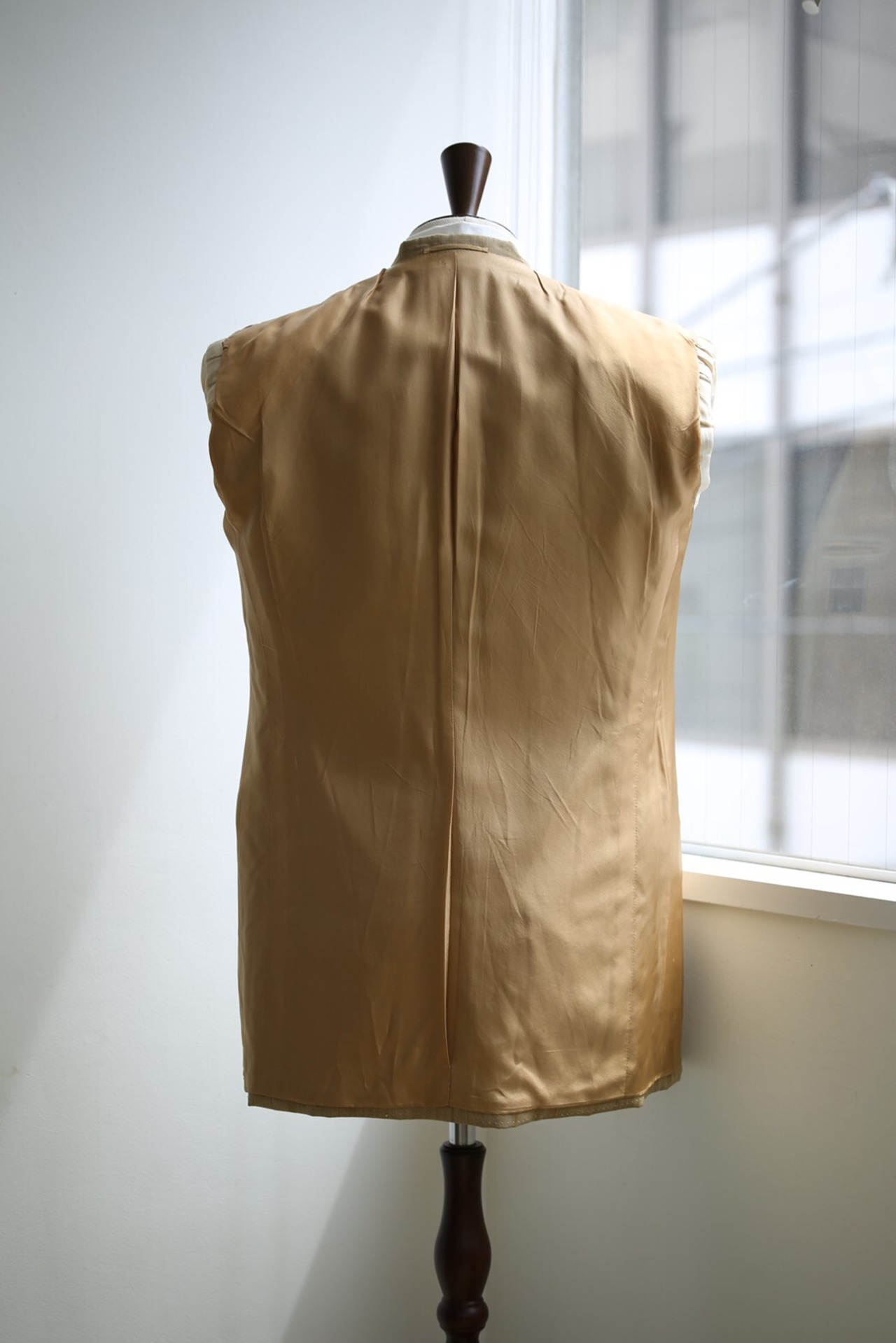 【Sartoria Attolini】MTO品 サマーウール シングルスーツ ベージュウィンドーペン   Size: 48 / Vintage