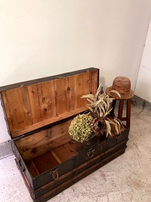 大きな木製の船トランク　(古家具)