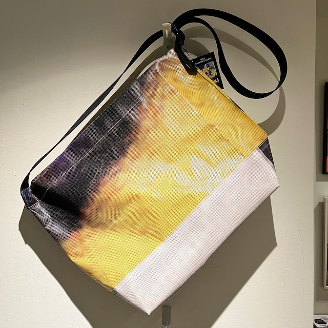 リミテッド・エディション メッセンジャーバッグ “GROOVY DOG” #36