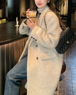 ベージュロングダブルボタンコート V10024