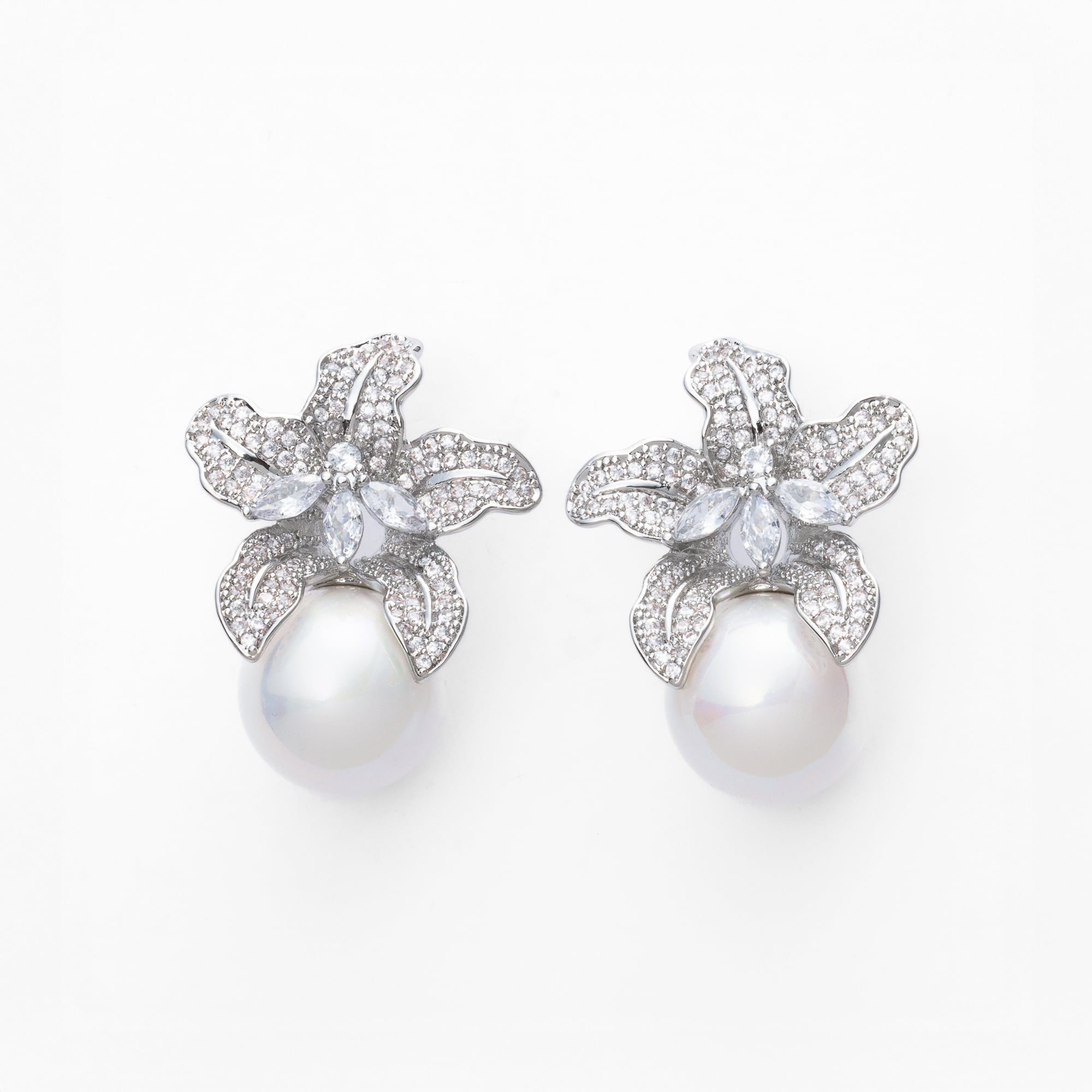 ピアス　薔薇　白　パール　ひねりチャーム　蝶　蓄光　光る　夜空　ドレス　結婚式 E-124 Orchid パールピアス Silver/Gold | ウェディング・ブライダル