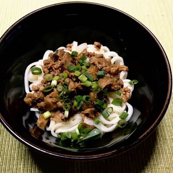 大特価！静岡県伊豆産　原木乾燥しいたけ（大葉）1キロ！　 香信 b 1bn78.jpg
