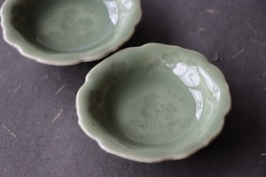 三田青磁 人物文 小皿/Celadon small plate