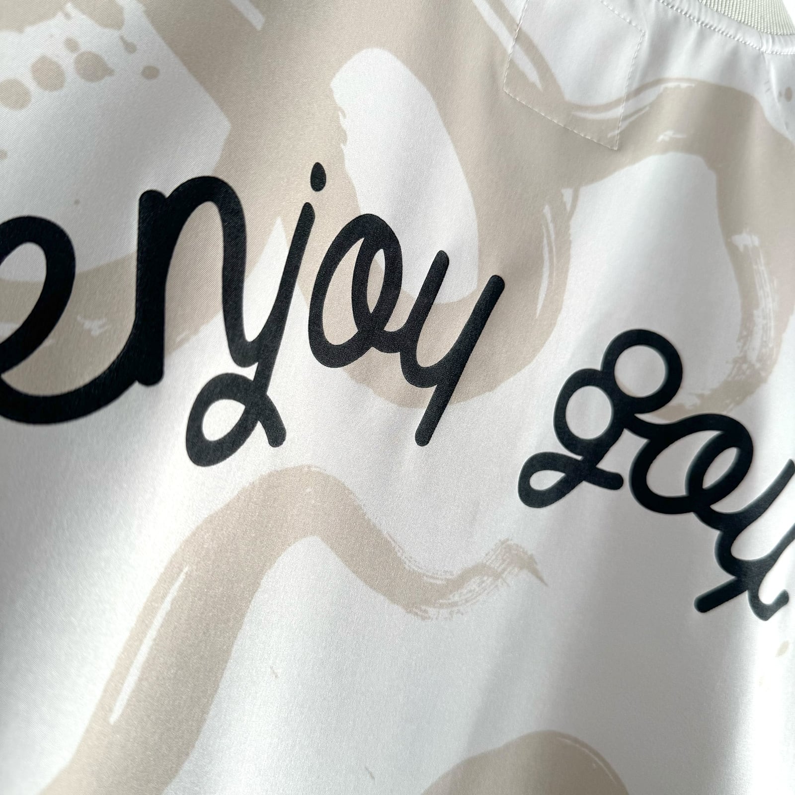 CALLIGRAPHY PATTERN S/S PISTE -IVORY- | 8G SHOOT WEBSTORE