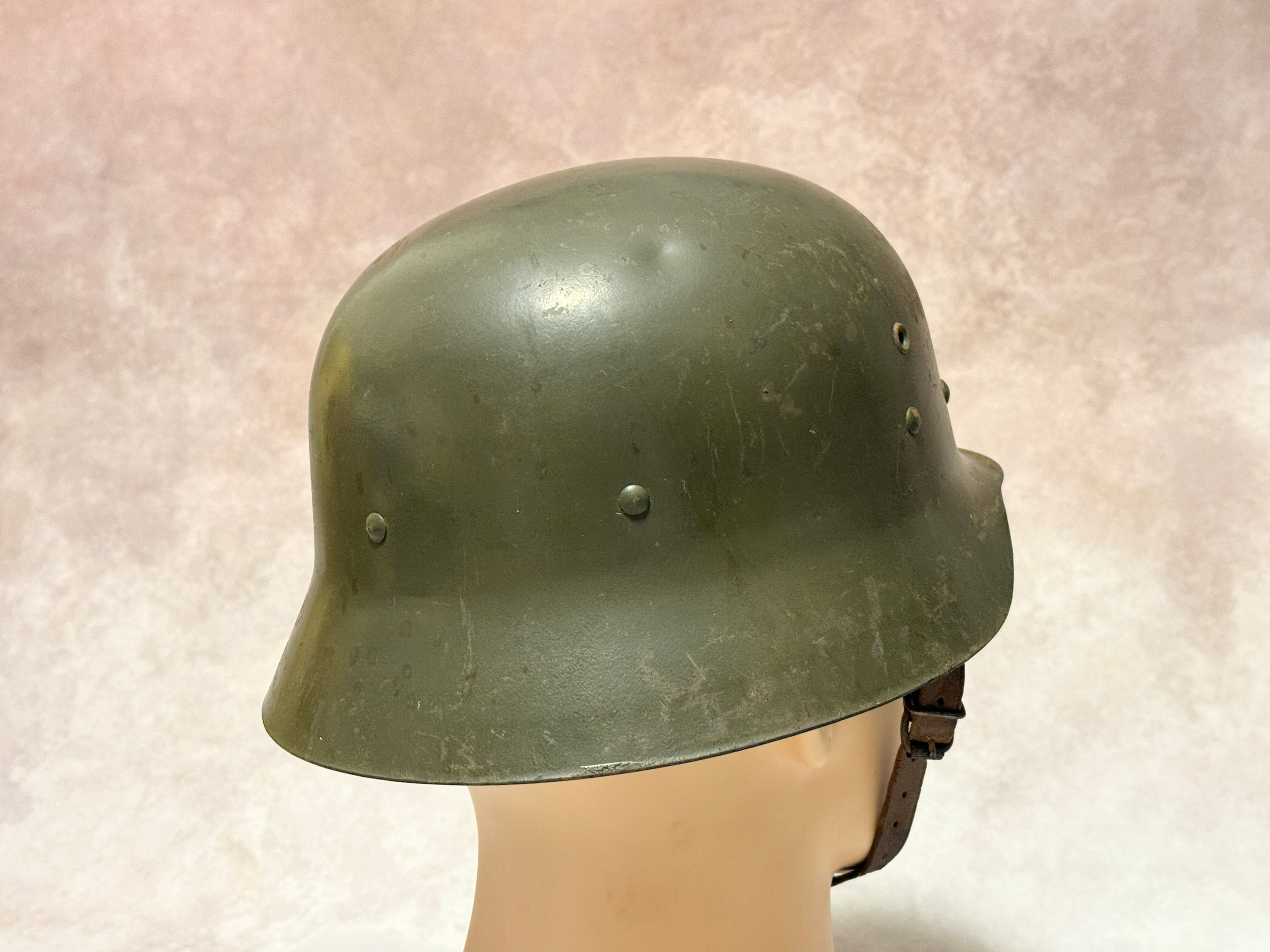 実物】WWII 1942年製スペイン陸軍 M42スチールヘルメット（Casco