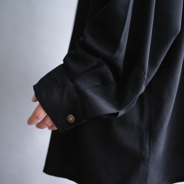 collar and fry-front switching design over size black mode shirt