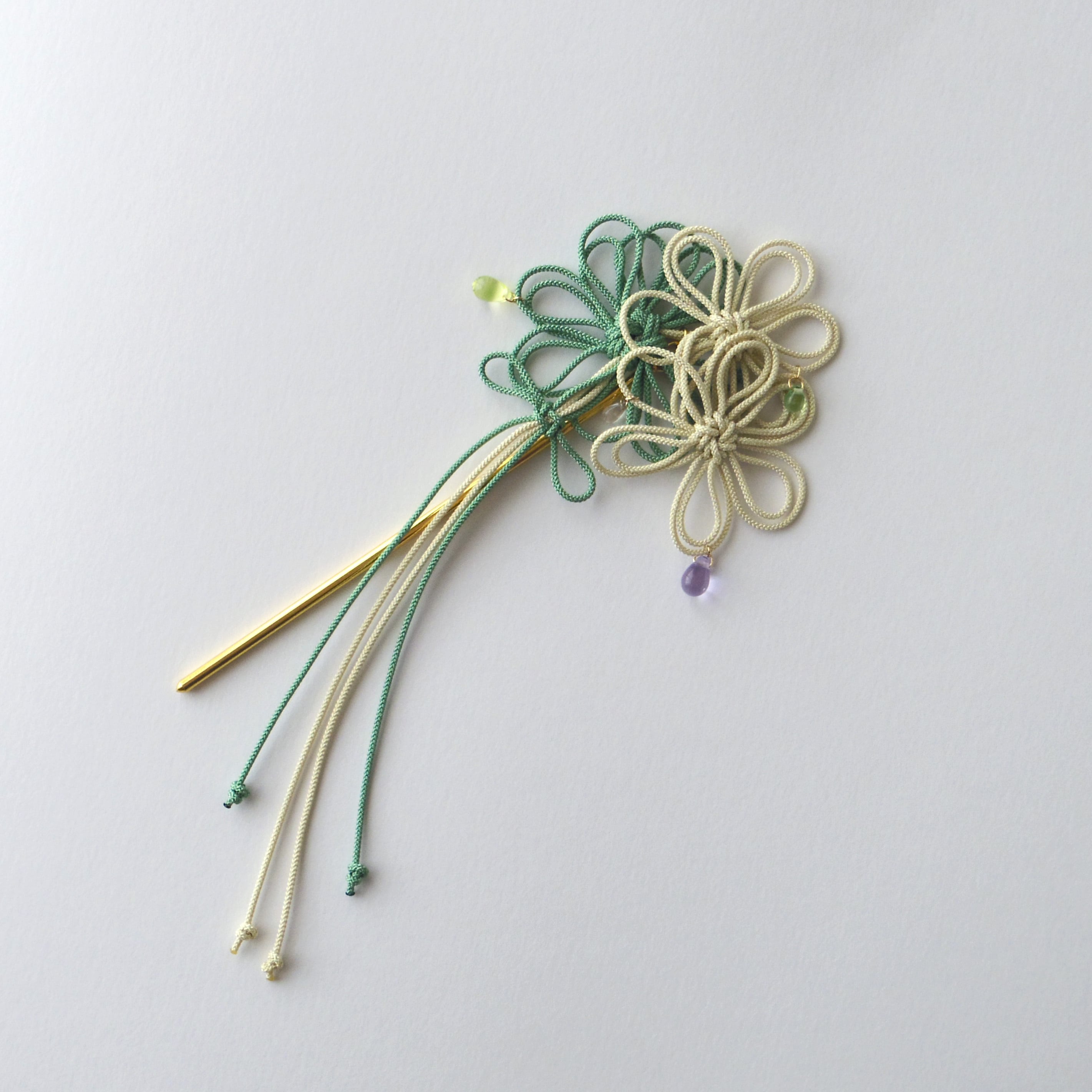 かんざし「華うつし」（アイボリー×淡緑） | nuta design