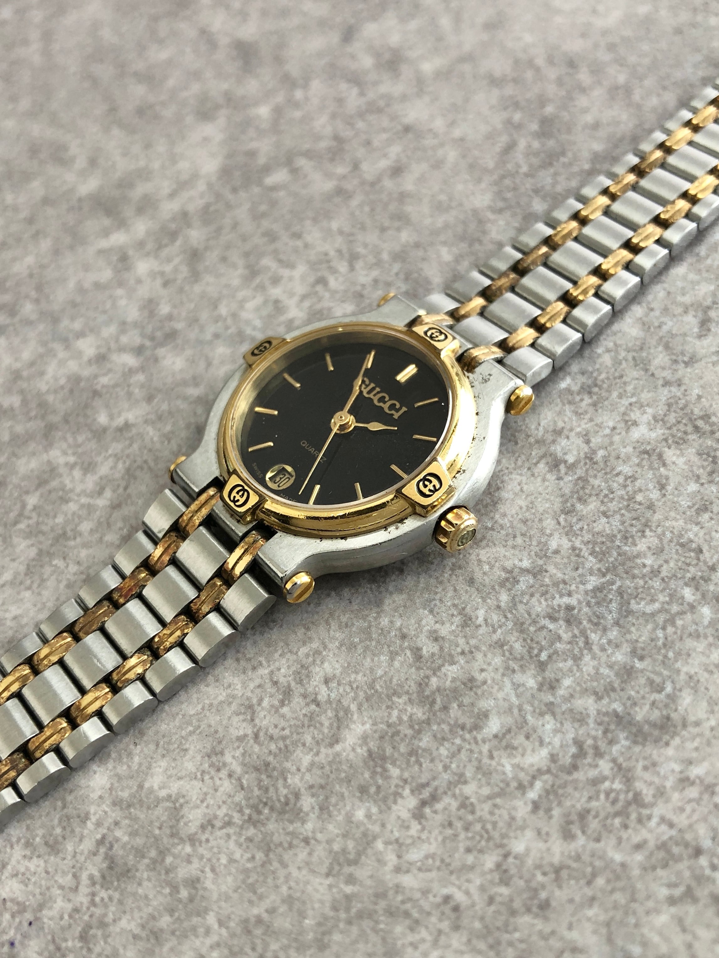 GUCCI グッチ 腕時計 シルバー×ゴールド ロゴ ステンレススチール
