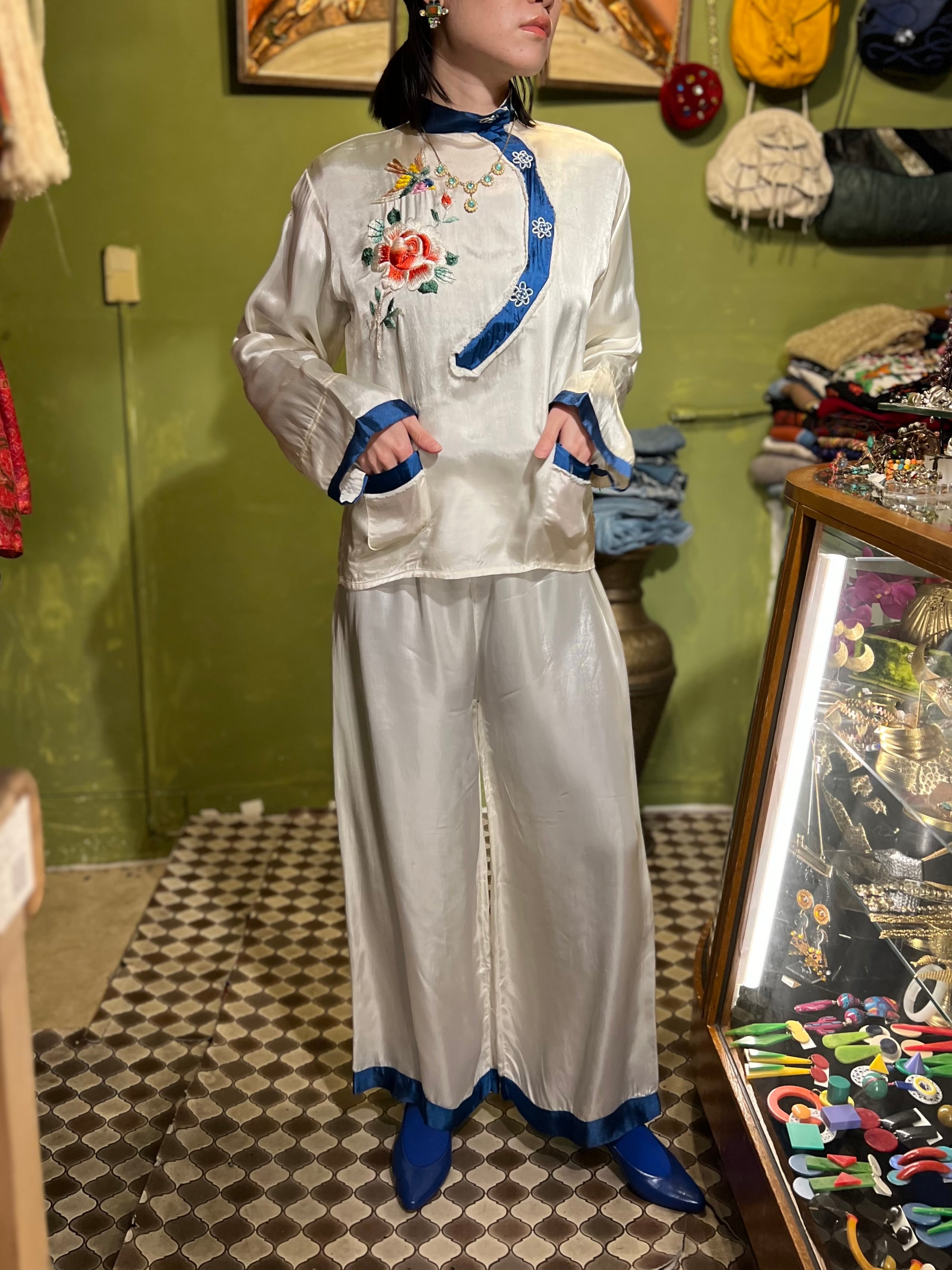 s s chinese white × blue embroidery pants suits