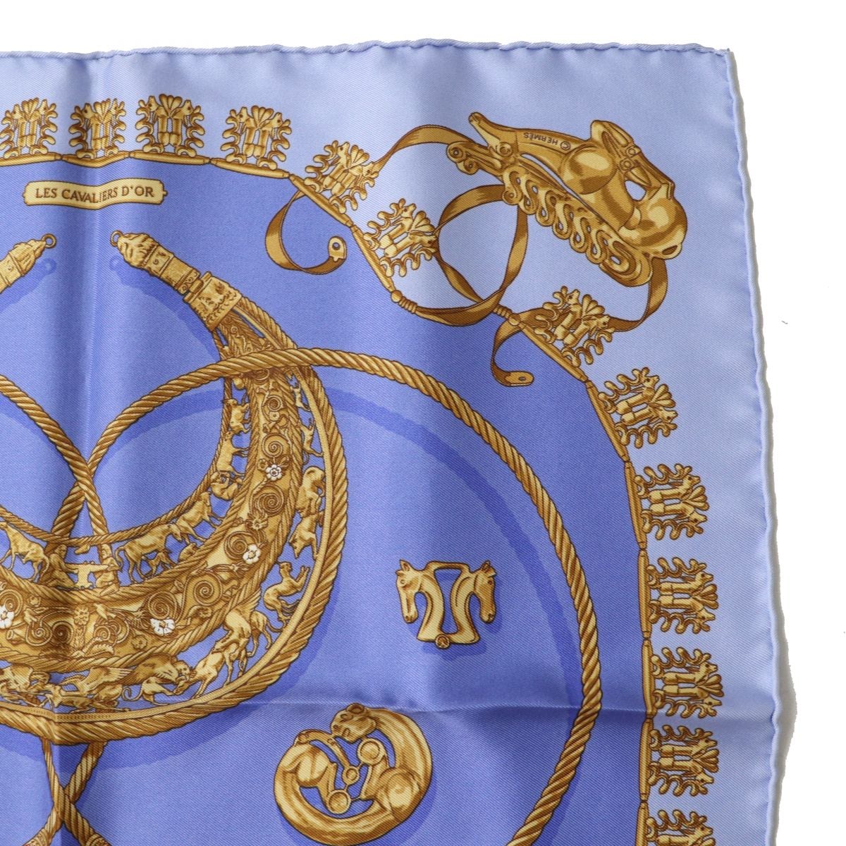 正規品 HERMES エルメス スカーフ 青 アニマル柄 41.5cm 箱付 正規品 HERMES エルメス スカーフ 青 アニマル柄 41.5cm 箱付