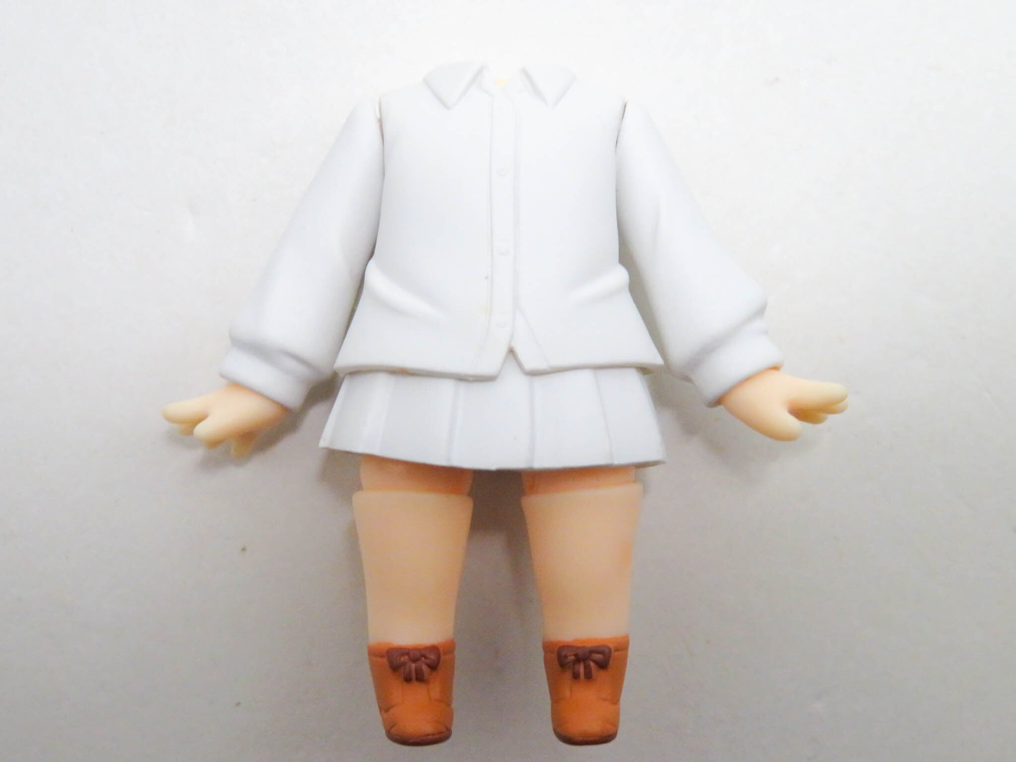 再入荷(A-ランク)【1092】 エマ 体パーツ 私服 ねんどろいど