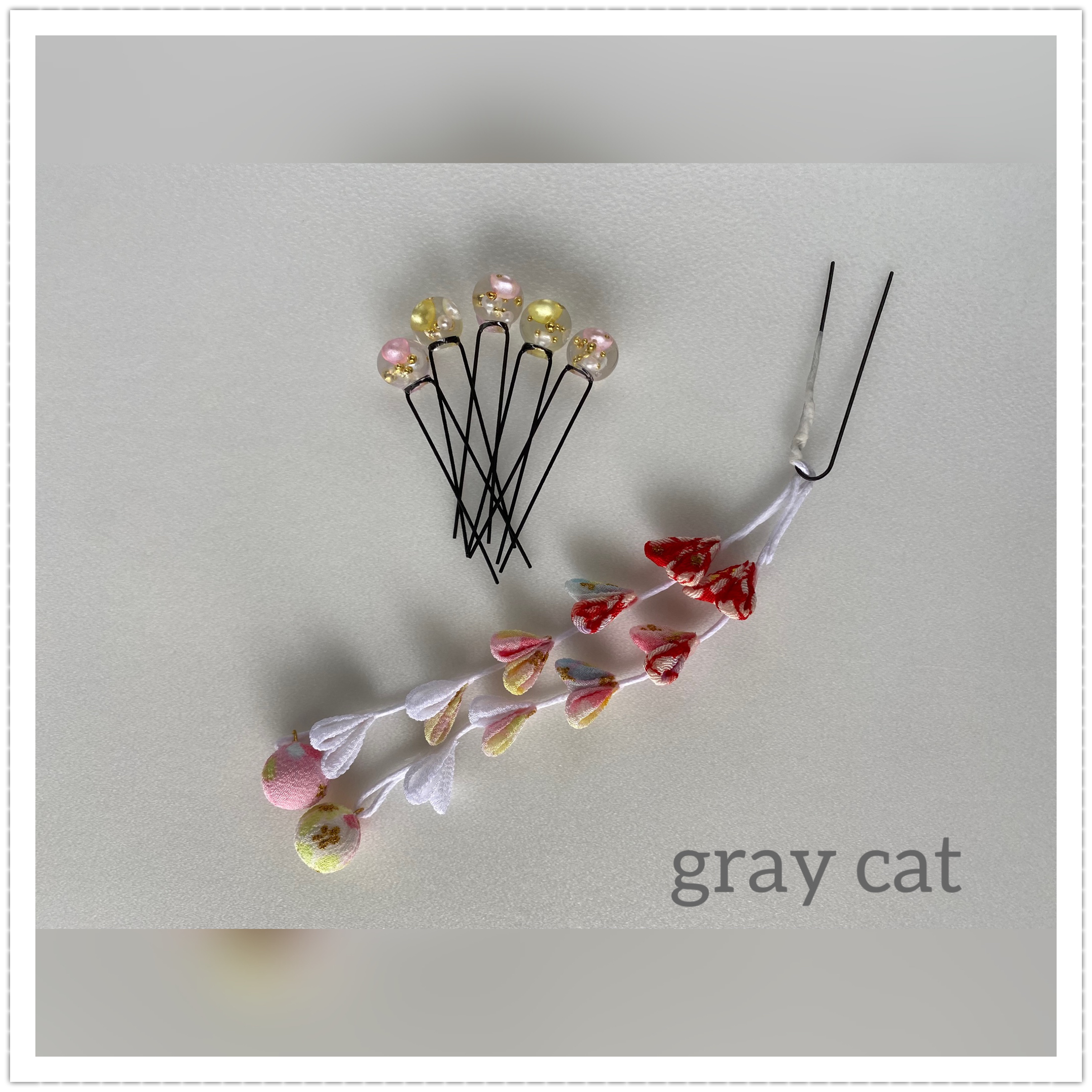 リボンとうさぎの七五三髪飾り-gray catつまみ細工のハンドメイド