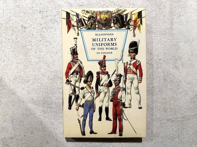 【SF002】Military uniforms in colour / second-hand book