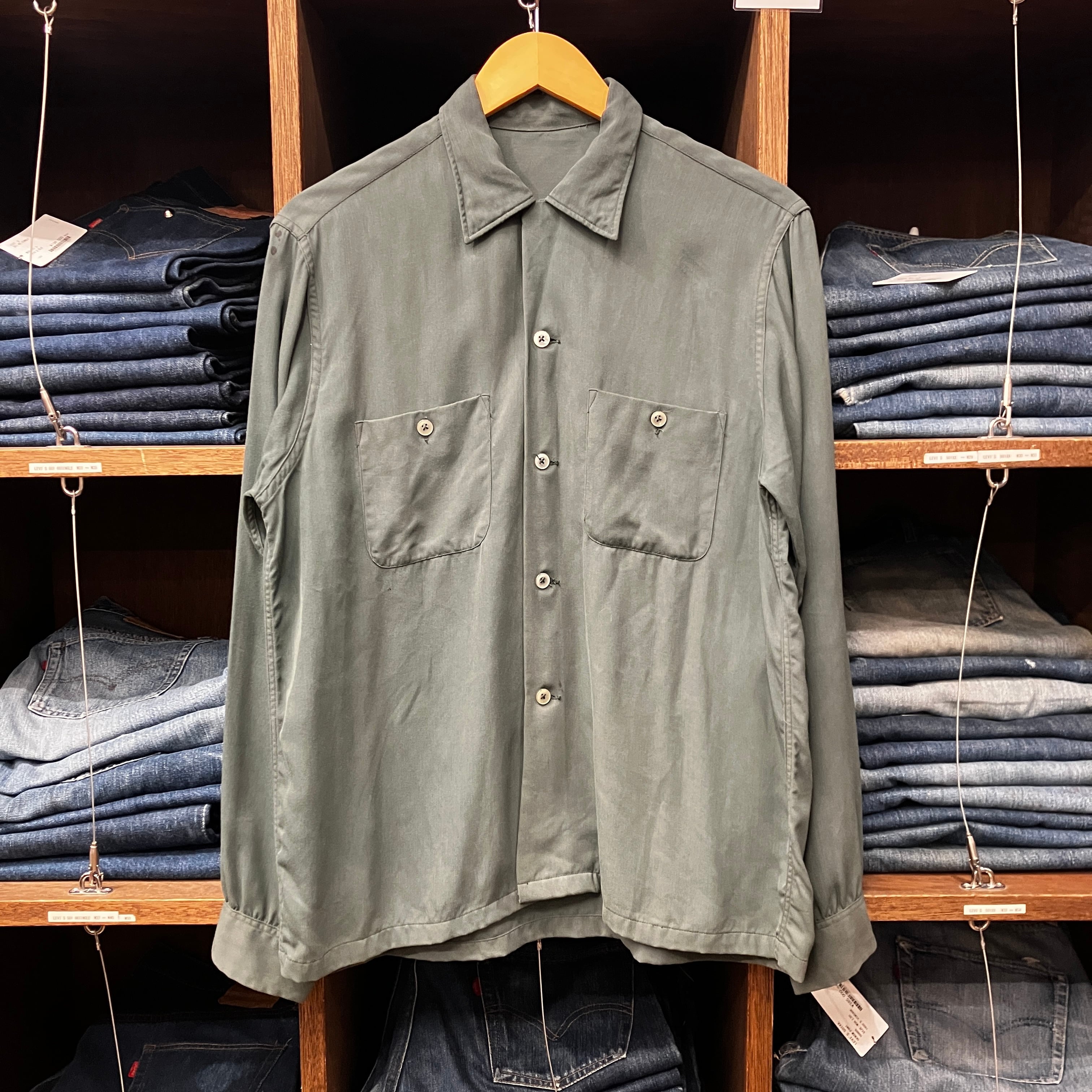1950~1960'S VINTAGE GREEN RAYON SHIRT | safarionline