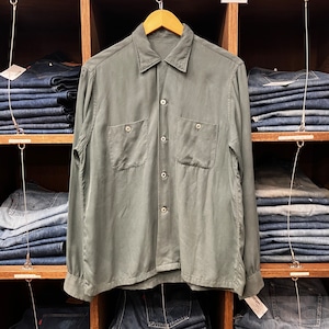1950~1960’S VINTAGE GREEN RAYON SHIRT