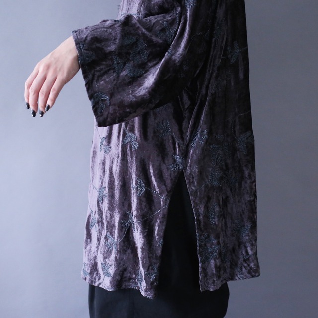"刺繍" flower motif pattern over silhouette velours shirt