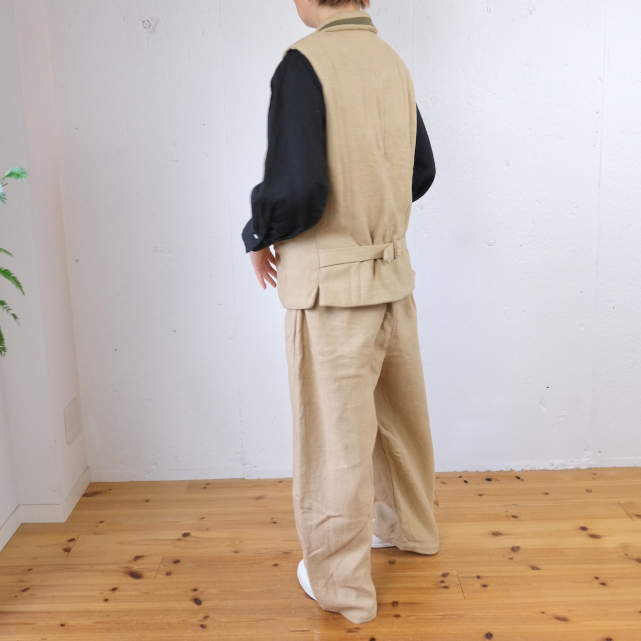 GUPTIHA(グプティハ) TEORI Washed Twill Gilet 手織りコットンツイル ベスト(ベージュ)