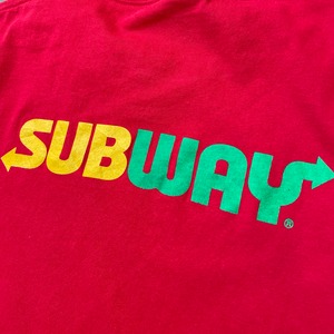 【PORT&COMPANY】企業系 SUBWAY カレッジ ロゴ インディアナ・ウェスレヤン大学 バスケットボール プリントTシャツ XL ビッグサイズ US古着