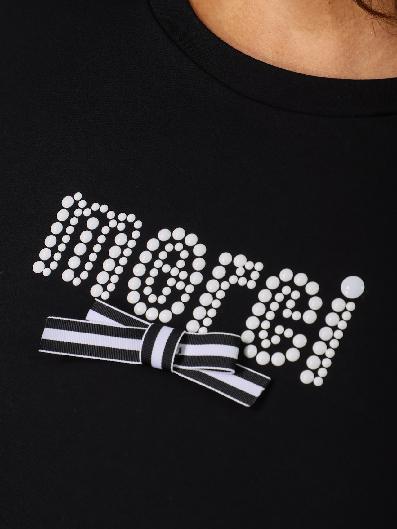 パール風ロゴリボンTシャツ(BEATRICE)