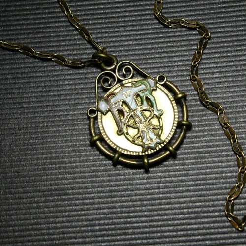 Vintage Oddfellows Masonic Top Necklace [1930s~ Daughter of Rebekah] Round Top