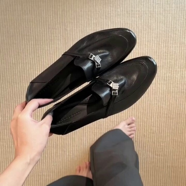 Metal accent strap loafers C1637