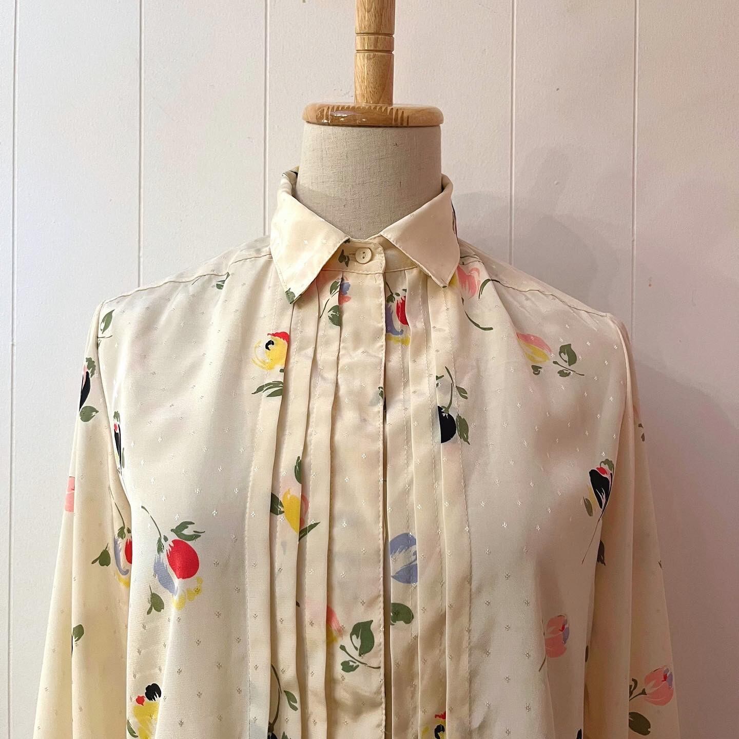 retro tulip cream dot blouse