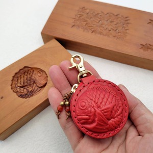 両A面！秋の丸鯛くん（赤：栃木レザー　裏面：紅葉）