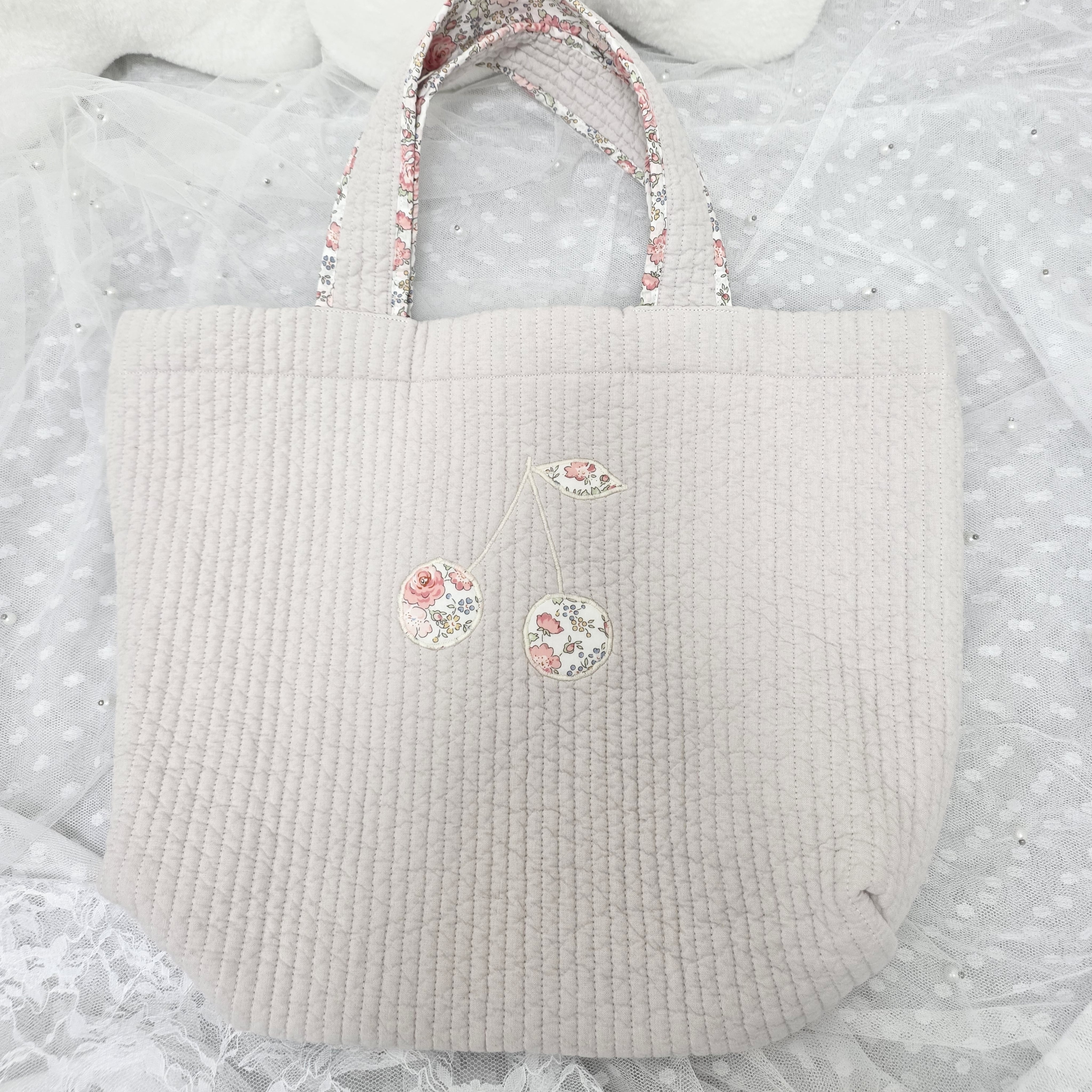 フリルヌビトートバッグ(黒) 花柄コ~デュロイ シルバー金具リボン A4