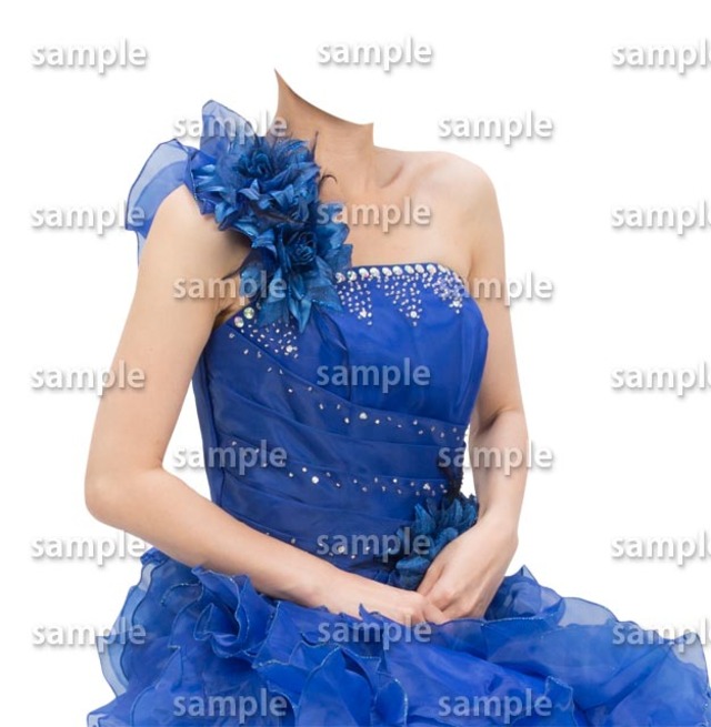 女性青いドレス斜めB