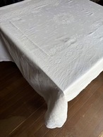 テーブルクロス　モノグラム刺繍　白糸刺繍　フランスリネン　ほぼ正方形 12clej8