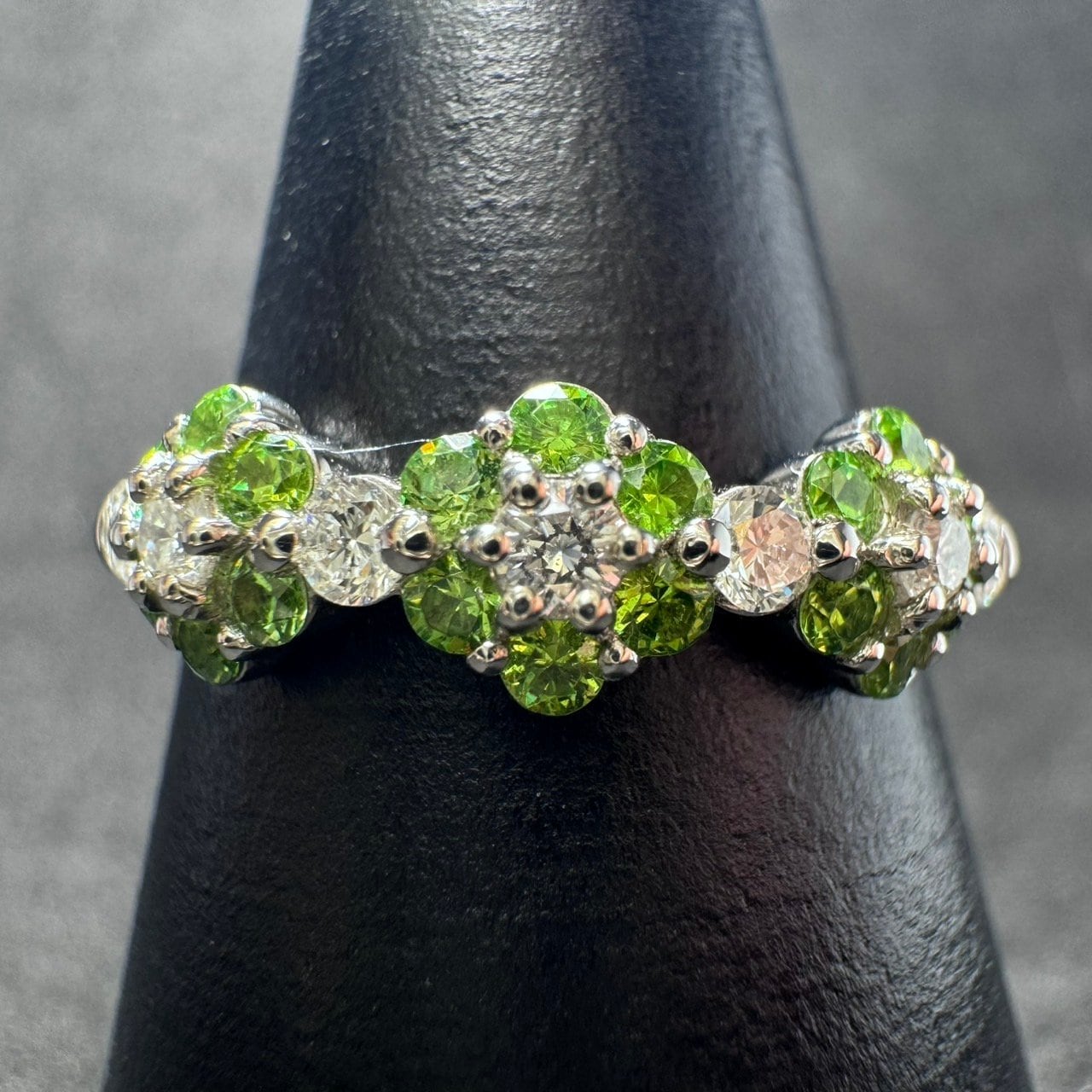 Pt950 0.34ct デマントイドガーネット デザインリング | カオキ | 日本